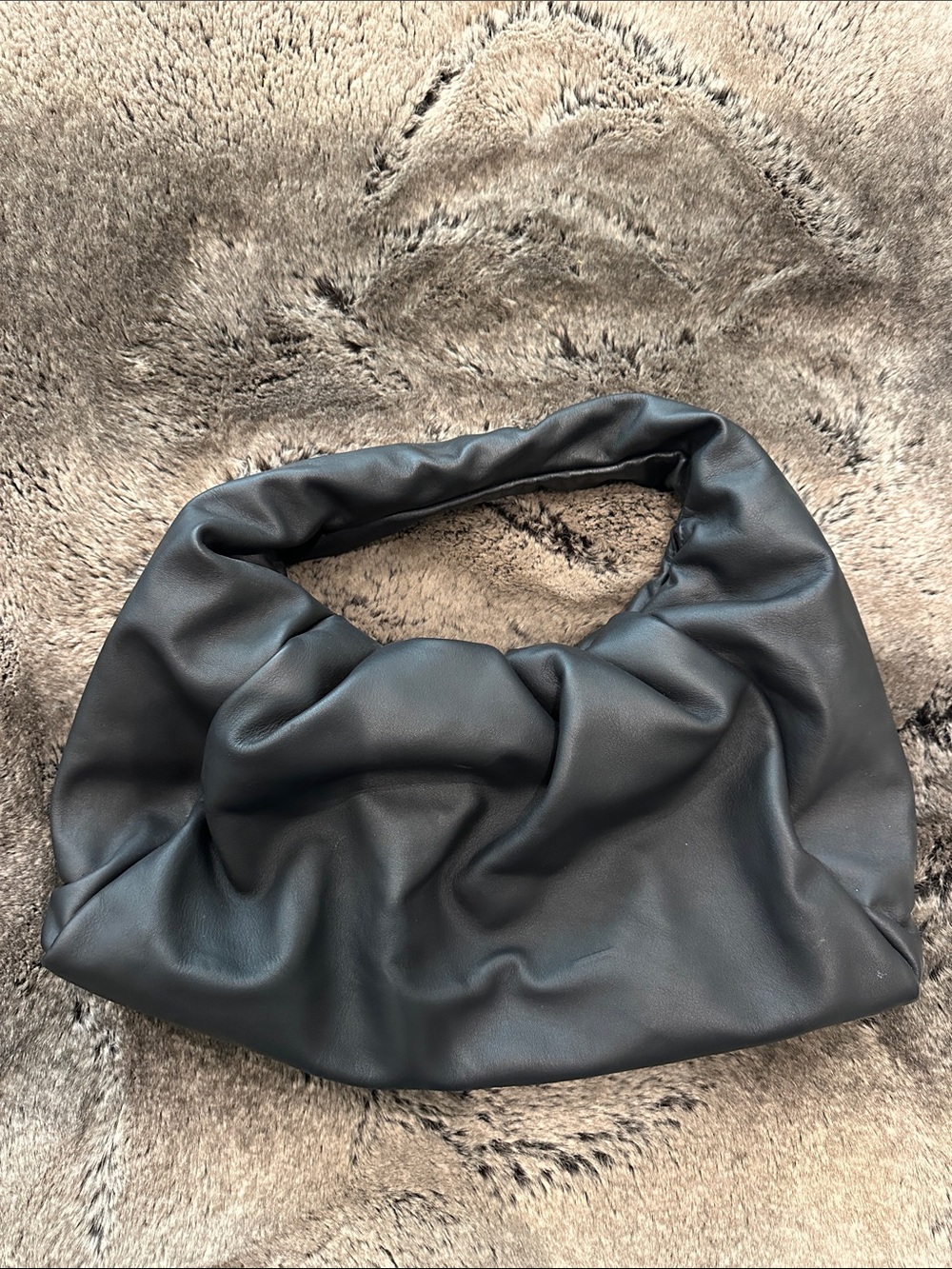 Classic Black Hobo “Bottega Veneta” style Shoulder Bag — Minimalist Women's Bag